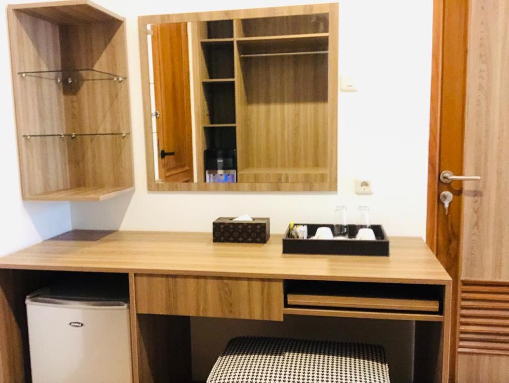 Bening Boutique Hotel Managed By Salak Hospitality Bekasi Eksteriør billede